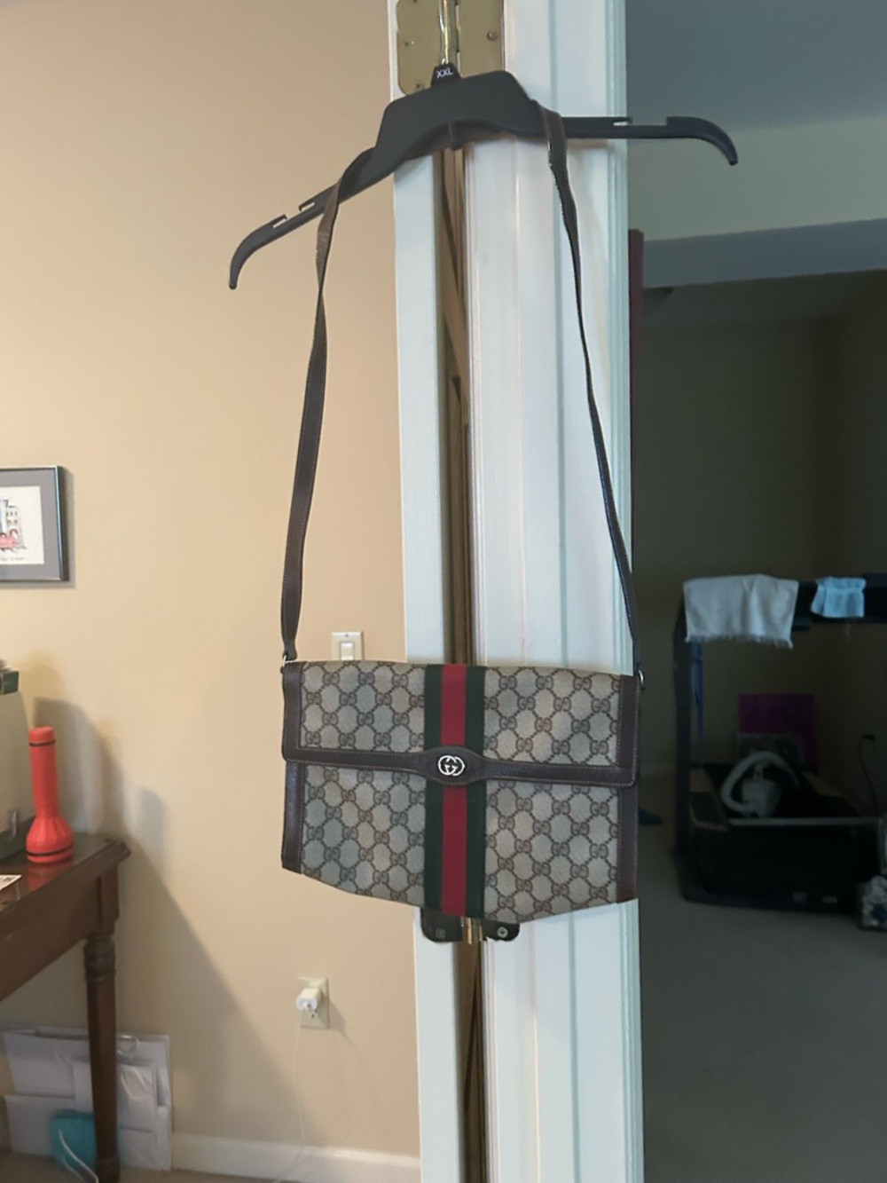 Gucci Beige GG Canvas Crossbody with Green-Red Web Stripe - Picture 2 of 7